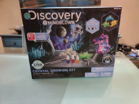 BNIB Discovery Kids 25-Piece Lab Crystal Growing Kit