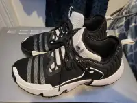 Size 11 Adidas Sneakers 