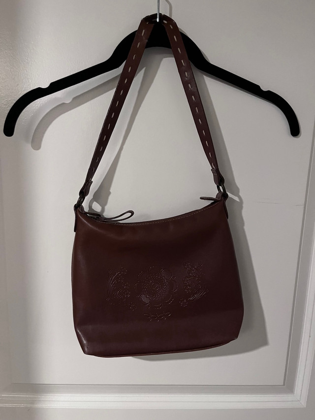 small purse  in Women's - Bags & Wallets in Edmonton