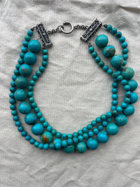 Turquoise beaded necklace 