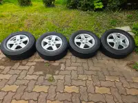 4 pneus été avec jantes 235 65 R16/ summer tires with rims
