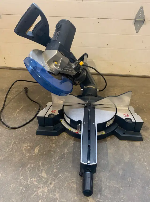 Mastercraft Dual Bevel Sliding Compound Miter Saw in Power Tools in Red Deer - Image 11
