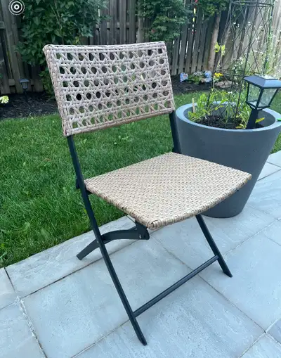 4 folding chairs. rattan look, durable and sturdy.