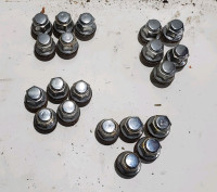 12x1.5 Toyota flat lug nuts 20pcs