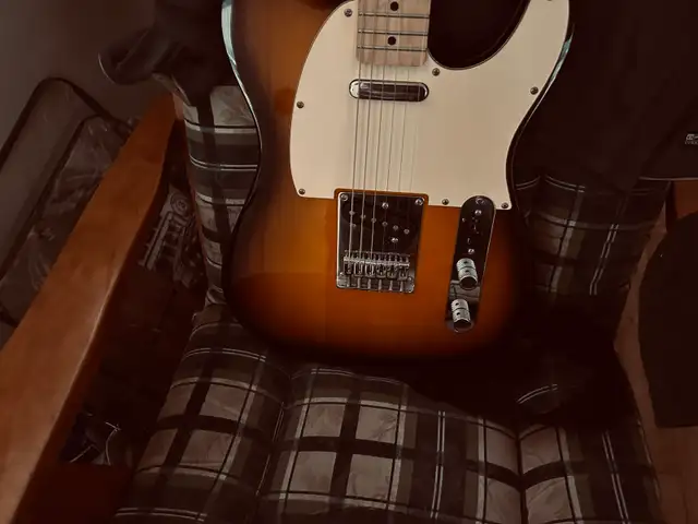 Electric Guitar483716543734753282