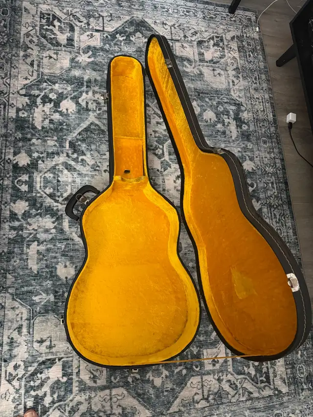 1960’s Vintage Yamaha Classical Acoustic Guitar No. G160  in Guitars in Hamilton - Image 7