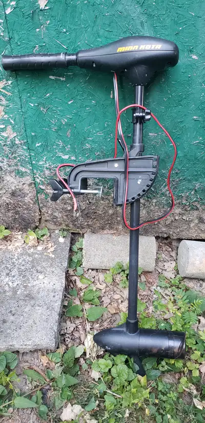 Up for sale is a Minn Kota trolling motor. 30lbs thrust on a 30"shaft. I used this strictly on my ca...