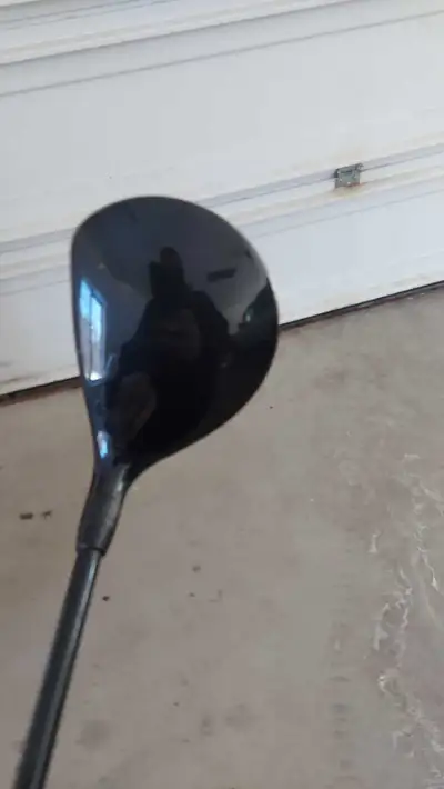 RH, Cobra 3 wood, regular flex, new grip.
