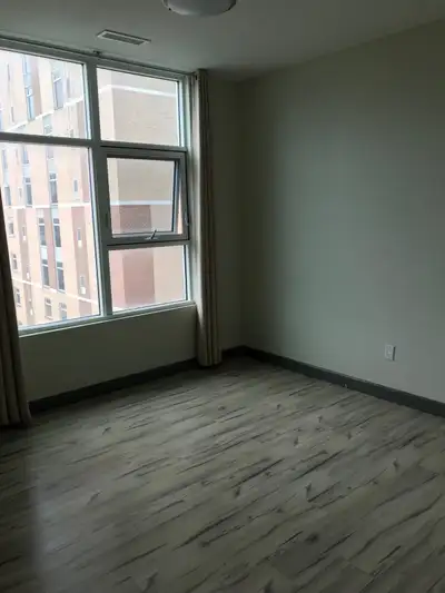 1 Female Bedroom in a 2 Bedroom Apartment on Uni. Ave.