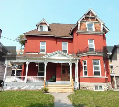 Sublet – Steps from uOttawa! Bachelor room