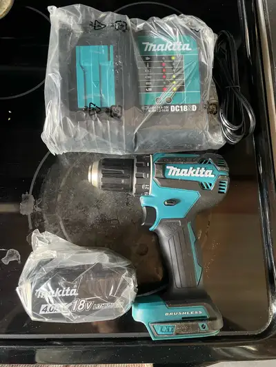 Makita 18v Brushless Driver Drill w/ battery & charger, View more