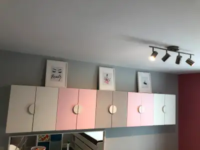 Armoires murales (idéal pour chambre d'enfant ou d'ado), View more