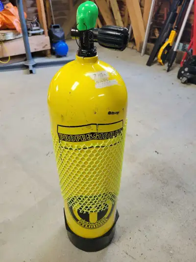 2 aluminum Luxfer/US DIVERS 80 scuba tanks, current hydro and visual/eddy current tested. 250.00 eac...