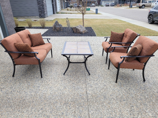 Four Piece Outdoor Patio Conversation Set in Patio & Garden Furniture in Edmonton - Image 3