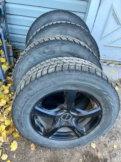Blizzak tires aluminum rims with a 120/5 and 115/5 bolt pattern used only 2 seasons Text 3065148627