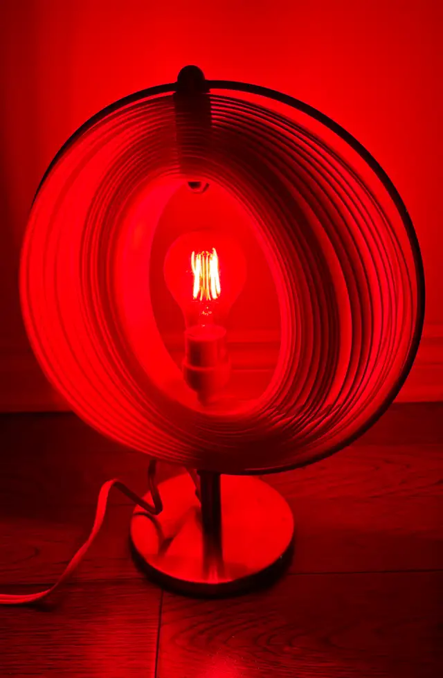 Space Age “Moon” Table Lamp 1970s in Indoor Lighting & Fans in City of Montréal - Image 6