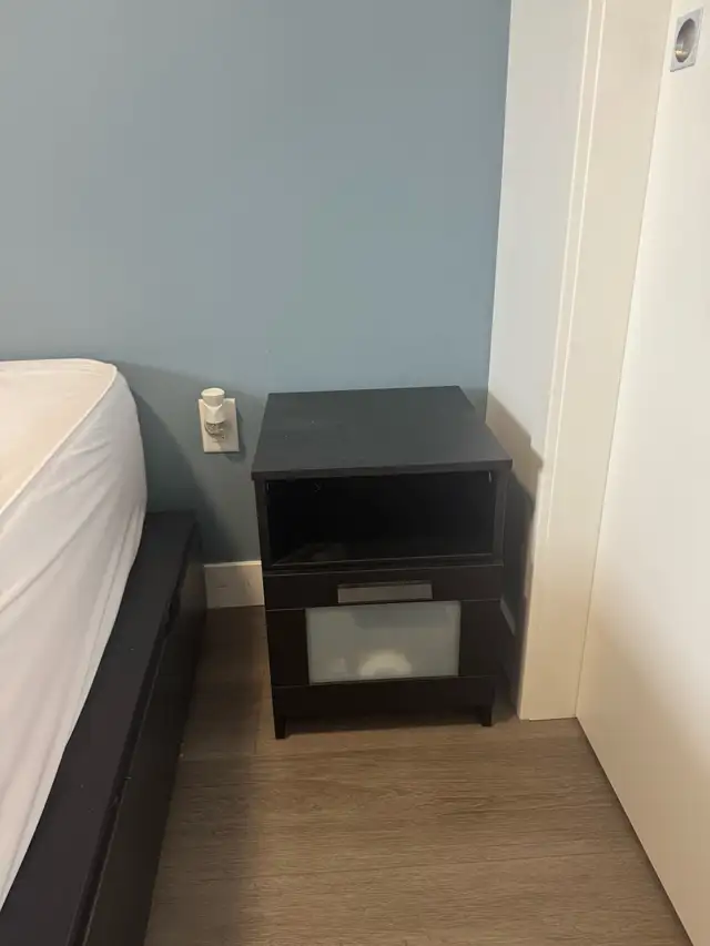 Queen size bed and premium Loop Nano mattress in Beds & Mattresses in Laval / North Shore - Image 5