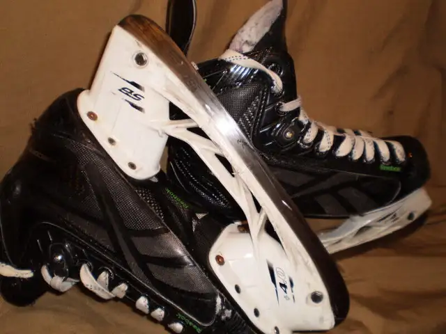 Ice Hockey Skates, Size 7 for shoe size 8-8.5 in Skates & Blades in City of Toronto - Image 5