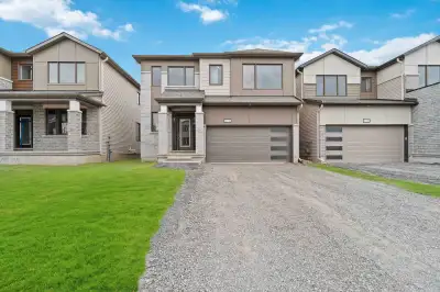 Modern 4-Bed Detached Home w/ Office & Garage | Richmond, ON