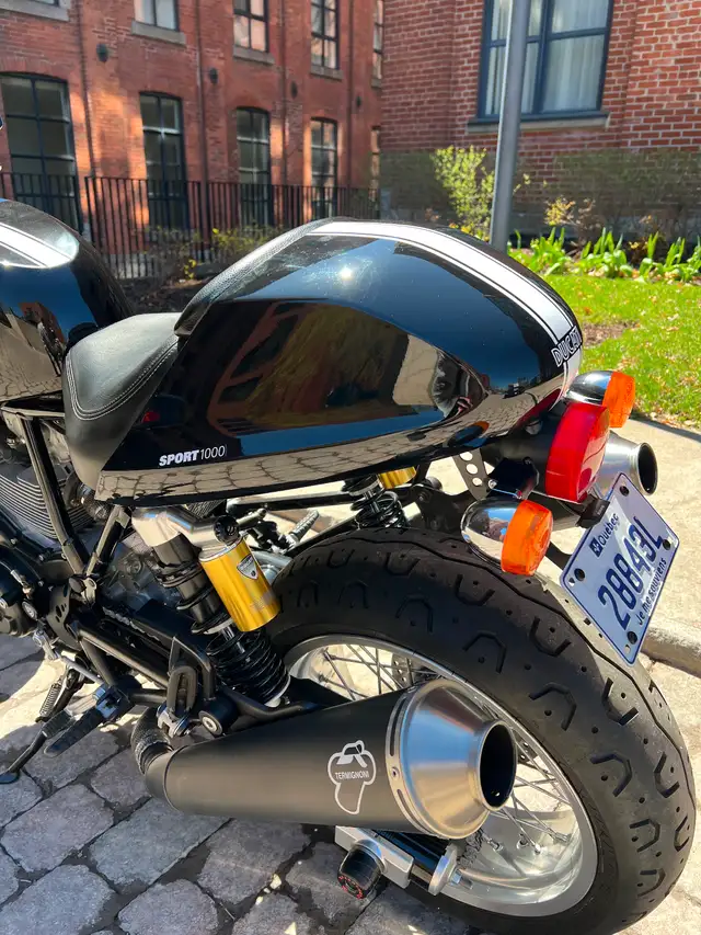 2008 Ducati Sport 1000 Biposto in Sport Bikes in City of Montréal - Image 8