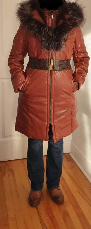 Manteau d'hiver brun en cuir et fourrure style Rudsak dans Femmes - Hauts et vêtements d'extérieur  à Ville de Montréal
