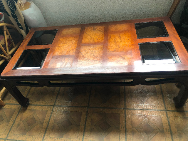 Vintage coffee table. Solid wood. in Coffee Tables in City of Toronto - Image 2