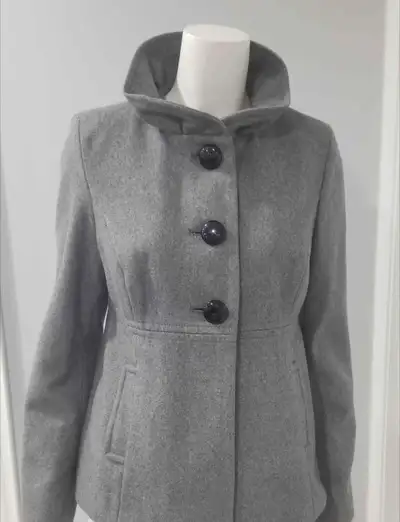 Excellent used condition. Super cute stylish coat perfect with anything. PRICE IS FIRM and if ad sti...