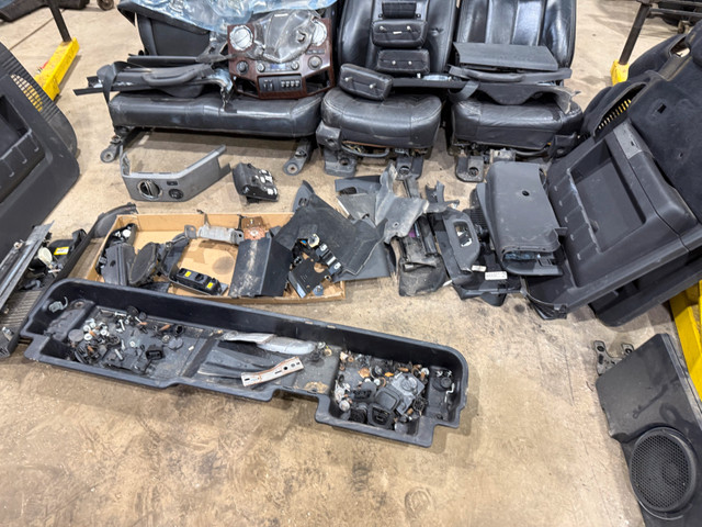 2012 FORD F250 Full Black Leather Interior Complete in Auto Body Parts in Guelph