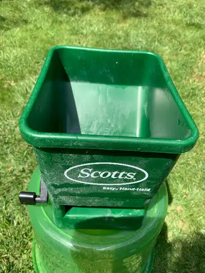 Seed or Fertilizer Spreader: Hand Held : Scotts, View more