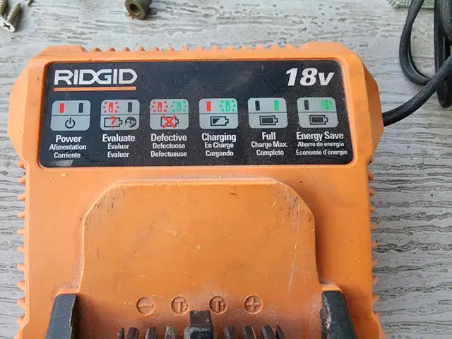 18V Ridgid Battery Charger R86091 For Ridgid 18V Lithium Ion in Power Tools in Windsor Region - Image 4