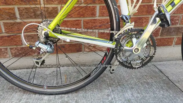 Trek 1.5 Road Bike Shimano Tiagra - Medium Frame in Road in Hamilton - Image 10