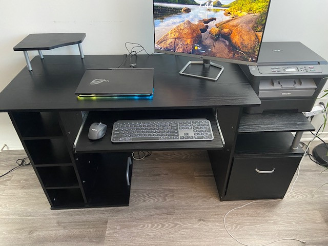 Computer Desk in Multi-item in Markham / York Region - Image 3