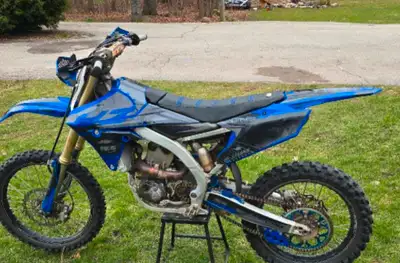 Selling my 2015 Yamaha YZ450R, a high-performance dirt bike designed for motocross and off-road adve...