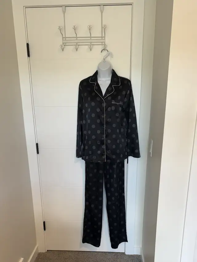 ladies pajama set in Women's - Other in Calgary - Image 2