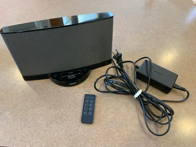 Bose SoundDock II Speaker with Remote Control in Speakers in Calgary - Image 3