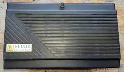 Elixir 25 amp power converter/charger suitable for small RV or camper. Unit works fine, but had to c...