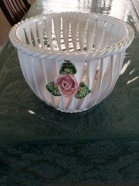 White White Flower Pot