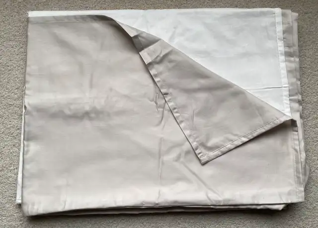 Queen Oatmeal Bed Skirt in Bedding in Strathcona County - Image 4