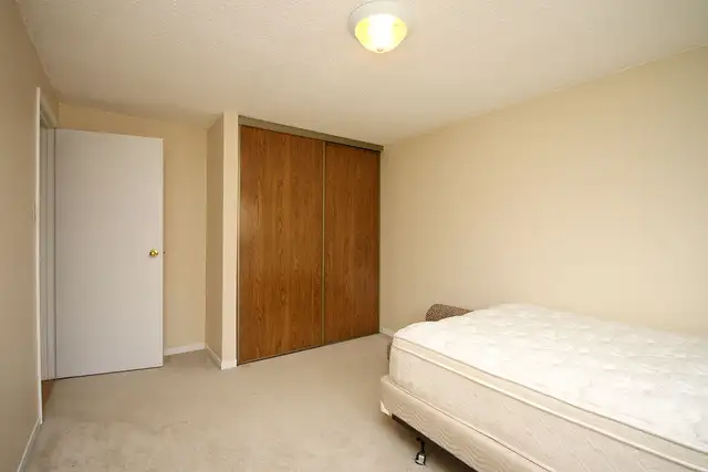 Sharing room for rent in Etobicoke