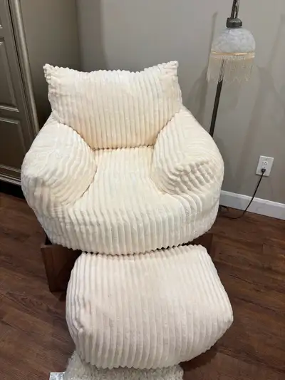 Fauteuil de salon en tissus moelleux neuf, View more