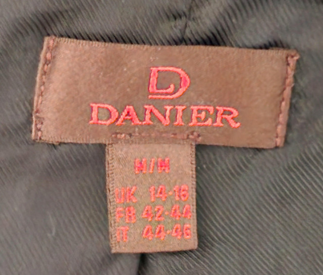 Woman's Danier Leather Jacket in Women's - Tops & Outerwear in Oakville / Halton Region - Image 2
