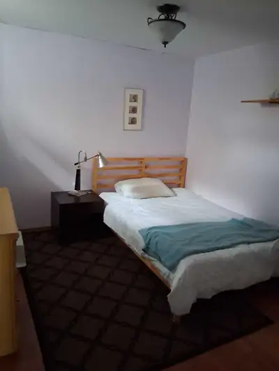 Bedroom With 4 Piece Bathroom