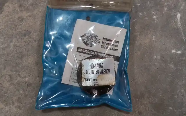 Harley-Davidson oil wrench in Touring in Ottawa - Image 3
