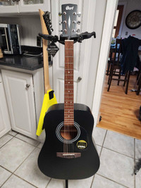 Cort acoustic guitar like NEW, NO TRADES