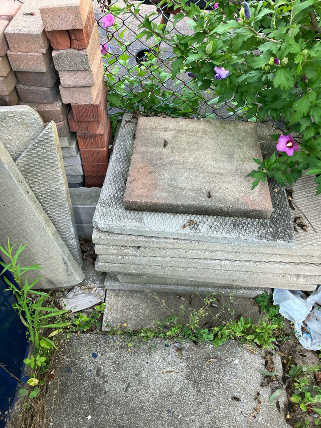 FREE various stones and patio slabs in Free Stuff in Hamilton - Image 4