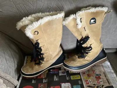 Sorel Women's Winter Boots, Size 9, View more