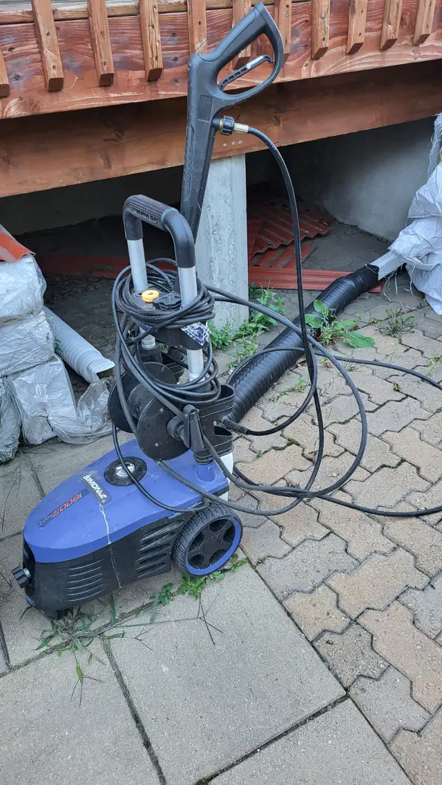 Laveuse a pression électrique  sur roulette in Outdoor Tools & Storage in Longueuil / South Shore - Image 3