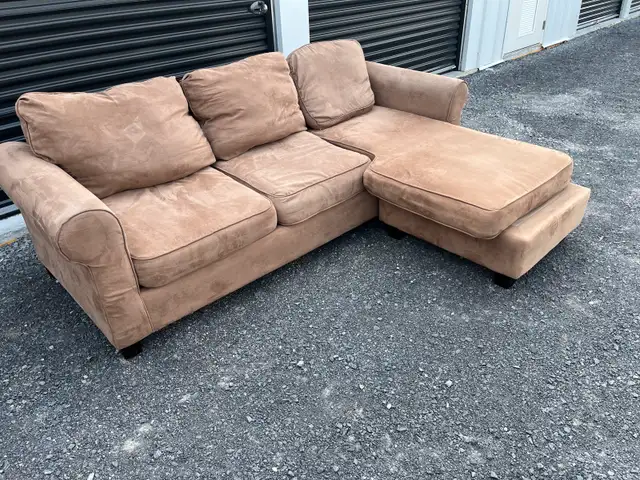 reversible sectional in Couches & Futons in Napanee - Image 2