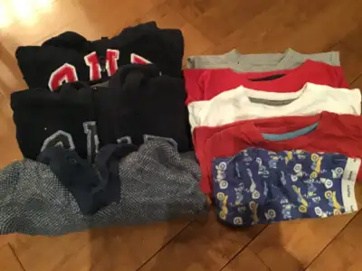 8 PIECES GAP BRAND SIZE 2T CLOTHING - FLEECE JACKETS, View more