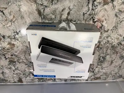 New open-box Bose speaker. Has been charged and fully tested to ensure it works perfectly. $150Firm*...